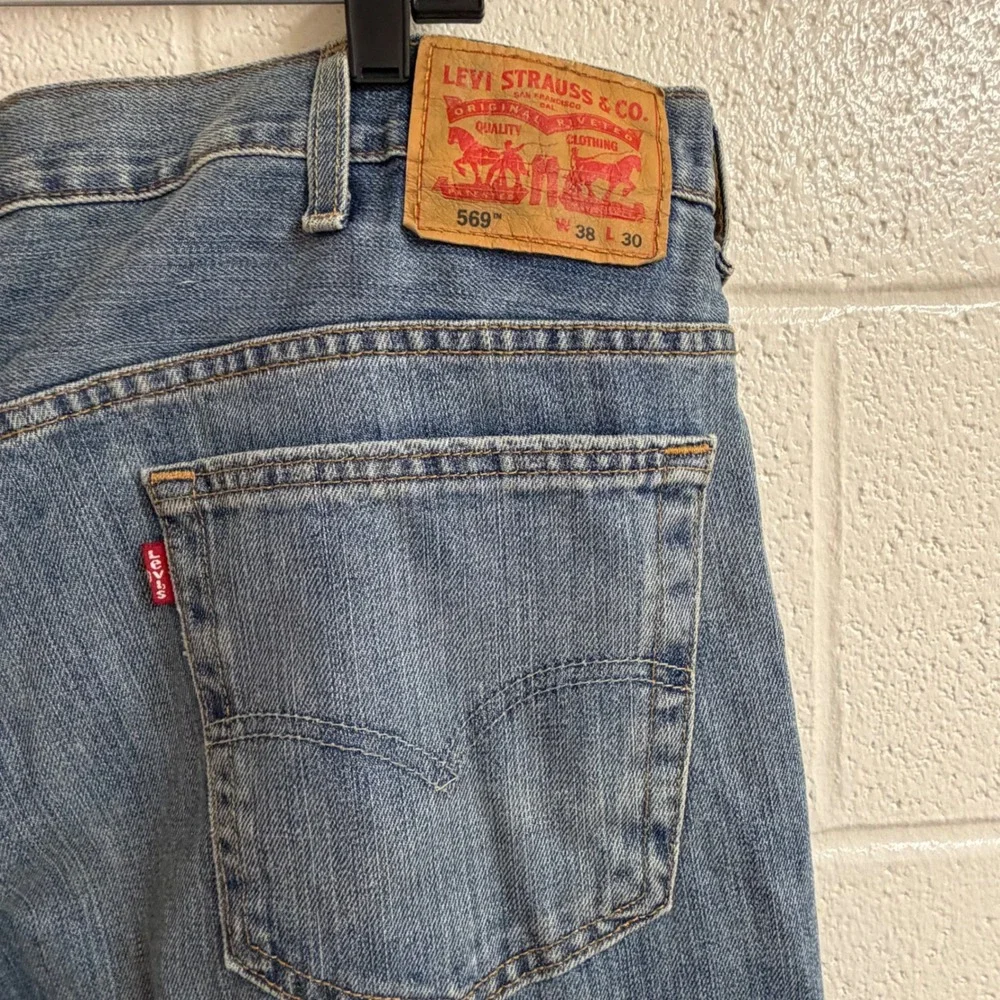 Levis levi 569
